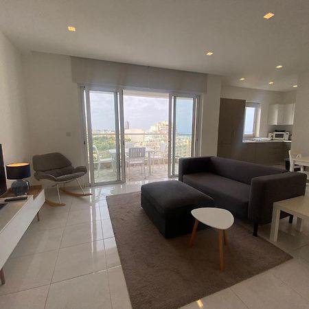 Spectacular Distant Seaview Apt Слима Екстериор снимка