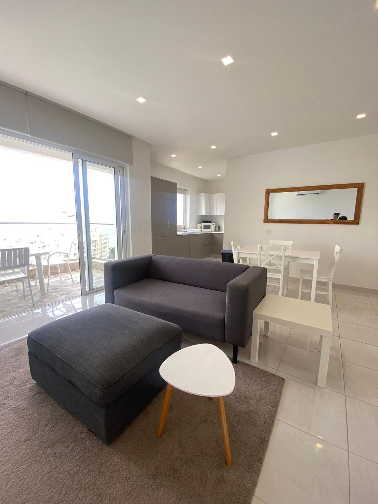 Spectacular Distant Seaview Apt Слима Екстериор снимка