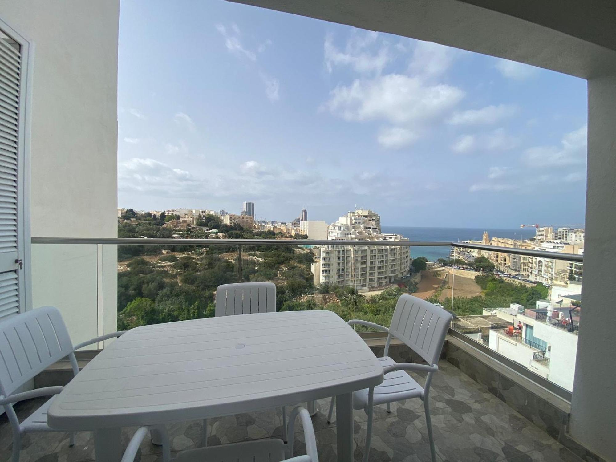 Spectacular Distant Seaview Apt Слима Екстериор снимка